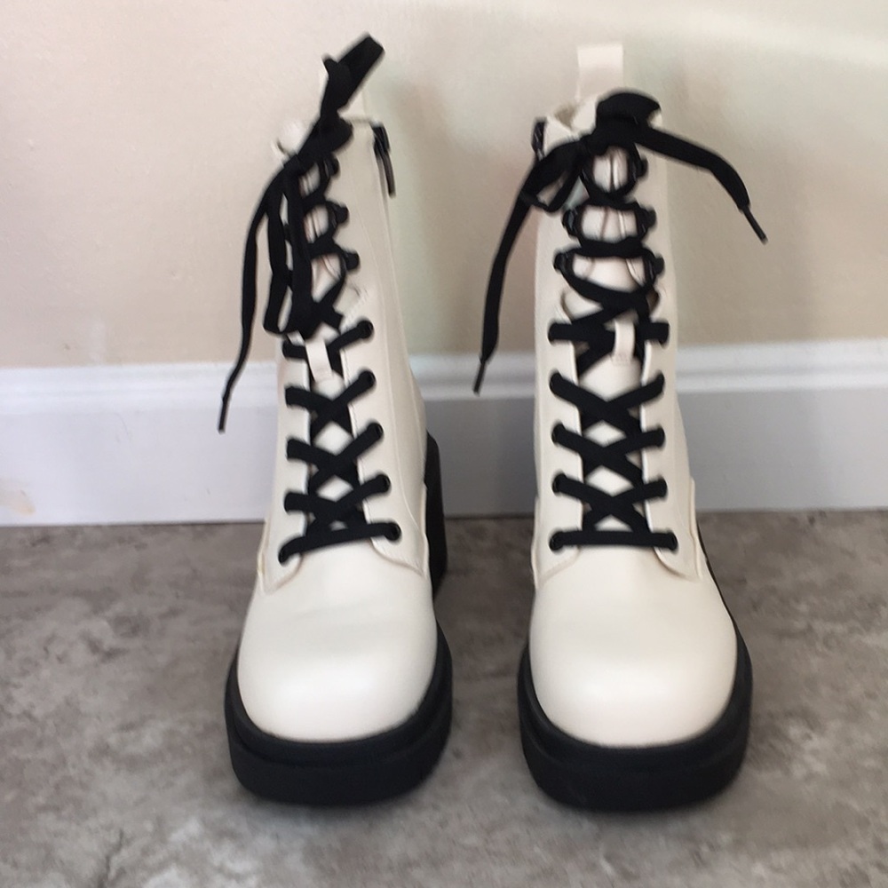 NINE WEST lace-up LEATHER BOOTS, Sz 6.5. With 3” heel NWT